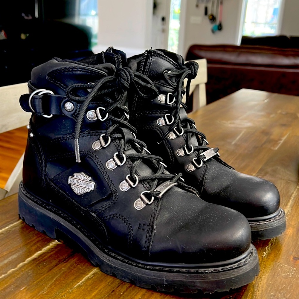 Women’s Harley Davidson Boots….size 9 & 10 women’s only worn a few times